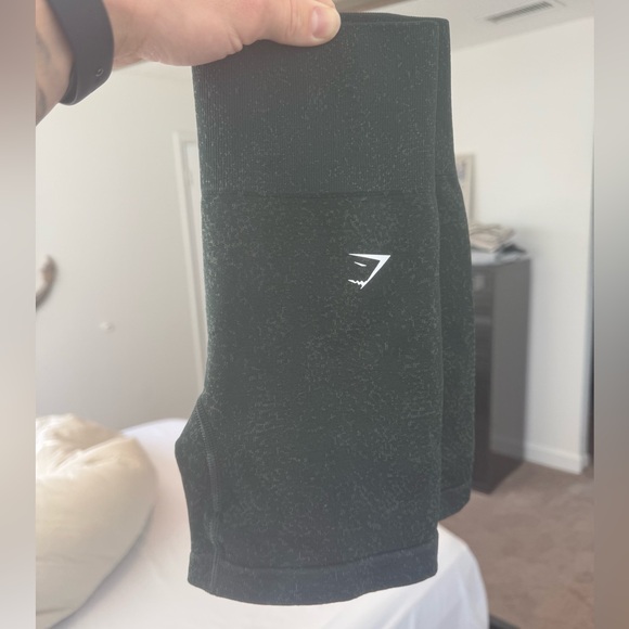 GYMSHARK ADAPT FLECK SEAMLESS SHORTS VICTORY GREEN/UNIT GREEN RARE - Picture 6 of 9